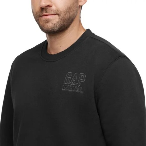 GAP Men's Logo Crewneck - Picture 2 of 3
